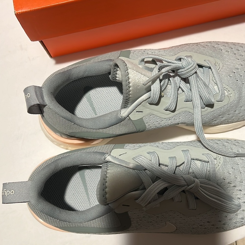 NIKE Odyssey React shoes - Picture 4 of 8